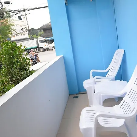 Zzeehouse Hotel Ao Nang Exterior photo